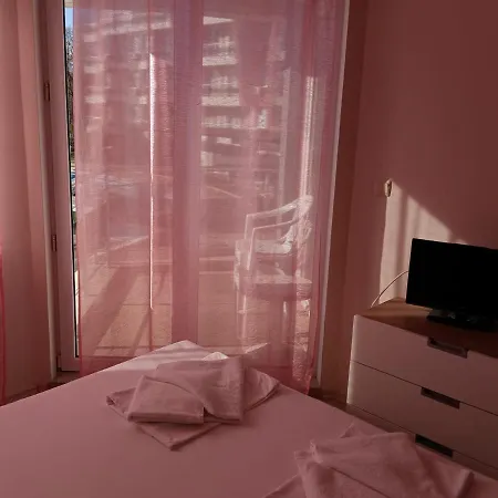 Excellent In Emberli Aparthotel. Apartament Lozeneț